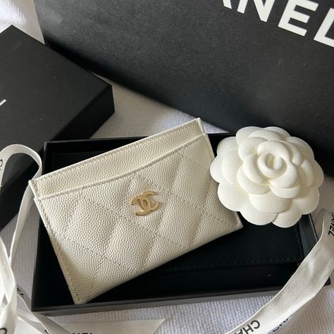 Chanel classic flat card holder - BRAND NEW Chanel Accessories, Full Set, Continental Wallet, Chanel Classic, Card Holder, Chanel, Brand New, Fashion Tips, Clothes Design