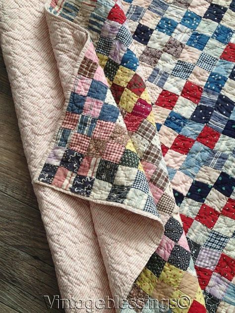 Vintage Quilts Patterns, Patchwork Inspiration, Postage Stamp Quilt, Primitive Quilts, Scrappy Quilt Patterns, Country Lifestyle, Cozy Quilts, Scrap Quilt, Nine Patch