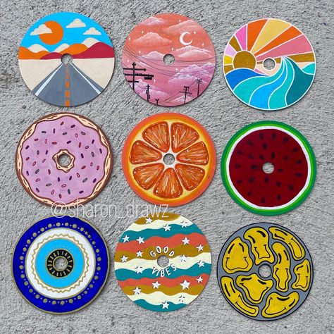 CD Paintings 💿🖌️ ~ ~ ~ ~ ~ #cds #cdpainting #cdart #poscamarkers #acrylicpaint #painting #acrylicpainting #creativity #outdoor #sharondrawz Cute Record Painting Ideas, Gen Z Crafts, Diy With Cds Ideas, Crafts To Do With Cds, Circular Art Ideas, Art On Records, Recycle Cds Ideas, Vynil Paint Ideas, Art With Cds