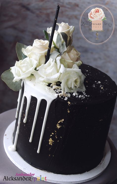 Black Wedding Cake With White Flowers, Cake With Drip, Decor Tort, Black And White Cake, Black White Cakes, Diy Cakes, Modern Birthday Cakes, Christmas Drinks Recipes, 30 Cake