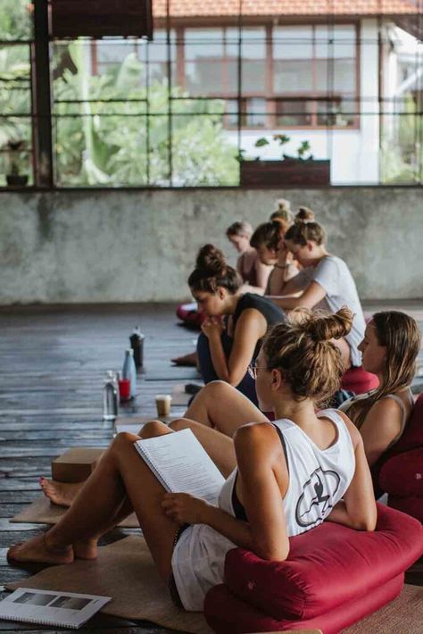 Yoga Training Teacher, Bali Yoga Teacher Training, Yoga Teacher Training Aesthetic, Yoga Certification Training, Yoga Instructor Aesthetic, Yoga Manifestation, Career Moodboard, Yoga Teacher Aesthetic, September Photoshoot