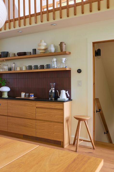 Transform your Ikea kitchen with Plykea oak veneered birch plywood kitchen fronts + J-profile oak handles, creating a cosy cabin style kitchen customising IKEA Metod or Sektion kitchen units 🖤.

#plywoodkitchen #birchplywood #plywood #ikeahack #kitchenideas #kitchentrends #cabinlife

📷 @thesweetbeast Cabin Style Kitchen, Plywood Kitchen, Ikea Kitchen Cabinets, Ikea Cabinets, Oak Kitchen, Kitchen Units, Cabin Style, Ikea Kitchen, Kitchen Trends