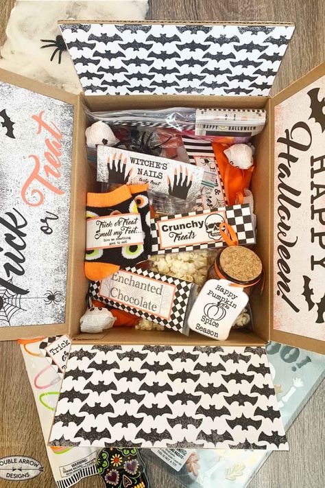 Care Package Printables Free, College Care Packages For Daughter, Halloween Package Ideas, Halloween Scare Package, Fall College Care Package Ideas, October Care Package, Fall Care Package Ideas, Scare Package, Halloween Box For College Student