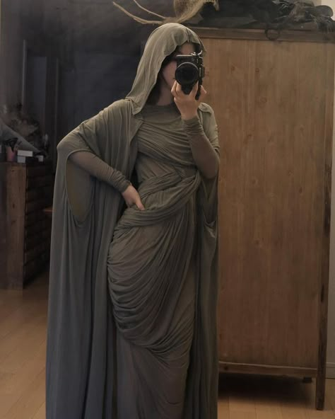 Dystopian Fashion, Fantasy Dress, Mode Inspo, Glam Dresses, Fantasy Clothing, Fantasy Fashion, Costume Design, Hijab Fashion, Modest Fashion