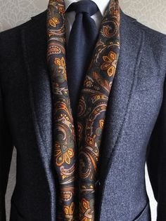 Mens Fashion Blog, Sharp Dressed Man, Mens Scarves, Well Dressed Men, Men's Suits, Gentleman Style, Suit And Tie, Fashion Mode, Well Dressed