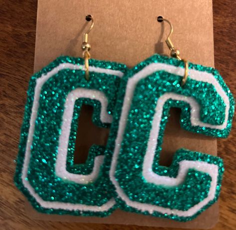 Made of lightweight foam. Perfect way to show your school spirit. School Spirit Ornaments, School Spirit Crafts To Sell, School Spirit Ideas, School Spirit Earrings, School Spirit Crafts, Spirit Sticks, Youth Cheer, Starbucks Aesthetic, Fab Lab