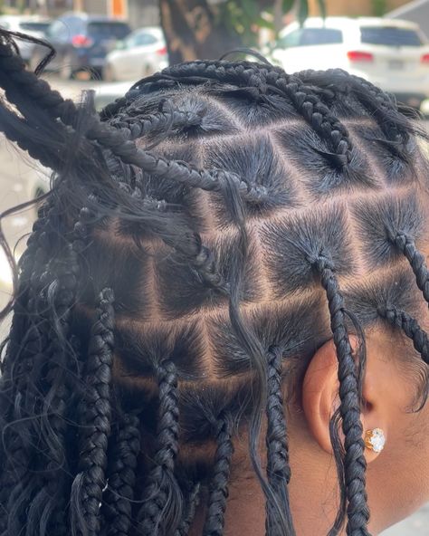 The girlz are LOVING my knotless🥰😍😍 𝐌𝐞𝐝𝐢𝐮𝐦 𝐊𝐧𝐨𝐭𝐥𝐞𝐬𝐬 𝐰/ 𝐂𝐥𝐚𝐬𝐬𝐢𝐜 𝐁𝐨𝐡𝐨 𝐂𝐮𝐫𝐥𝐞𝐝 𝐄𝐧𝐝𝐬 •••• Book the look for UNDER $200 on my BOOKING SITE under “BACK2SCHOOL DEALS” •••• 𝐁𝐨𝐨𝐤 𝐨𝐮𝐫 𝐁𝐀𝐂𝐊𝟐𝐒𝐜𝐡𝐨𝐨𝐥 𝐒𝐚𝐥𝐞 𝐚𝐧𝐝 𝐬𝐚𝐯𝐞 $$$ 𝐒𝐦𝐚𝐥𝐥 𝐊𝐧𝐨𝐭𝐥𝐞𝐬𝐬 $𝟐𝟏𝟎 𝐒𝐌𝐞𝐝𝐢𝐮𝐦 𝐊𝐧𝐨𝐭𝐥𝐞𝐬𝐬 $𝟏𝟖𝟎 𝐌𝐞𝐝𝐢𝐮𝐦 𝐊𝐧𝐨𝐭𝐥𝐞𝐬𝐬 $𝟏𝟔𝟎 𝐔𝐬𝐞 𝐜𝐨𝐝𝐞 𝐁𝐓𝐒𝟐𝟓 𝐟𝐨𝐫 𝐦𝐨𝐧𝐞𝐲 𝐨𝐟𝐟 𝐀𝐋𝐋 𝐨𝐭𝐡𝐞𝐫 𝐛𝐫𝐚𝐢𝐝 𝐚𝐧𝐝 𝐥𝐨𝐜 𝐬𝐭𝐲𝐥𝐞𝐬 𝐔𝐬𝐞 𝐂𝐨𝐝𝐞 𝐁𝐓𝐒𝟐𝟎 𝐟𝐨𝐫 𝐦𝐨𝐧𝐞𝐲 𝐨𝐟𝐟 𝐚𝐥𝐥 𝐒𝐞𝐰𝐢𝐧𝐬 #philly #braidedbytai #phillynaturalstylist #phillyhairstylist #phillybraids #phillybraiders #phillybraider #jerseybraider #nycbr... Knotless Parting, Smedium Knotless Parting, Small Medium Knotless, Knotless Medium, Small Knotless, Medium Knotless, Curled Ends, Booking Sites, Back 2 School