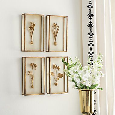 Chic Bathroom Art, Gold Wall Accents, Gold Bathroom Wall Decor, Vintage Gold Wall Decor, Wall Decor Bathroom Ideas, Gallery Wall In Bathroom, Dried Flower Decor Wall Art, Dining Room Wall Decor Ideas Modern, Bathroom Frames Decor Wall Art