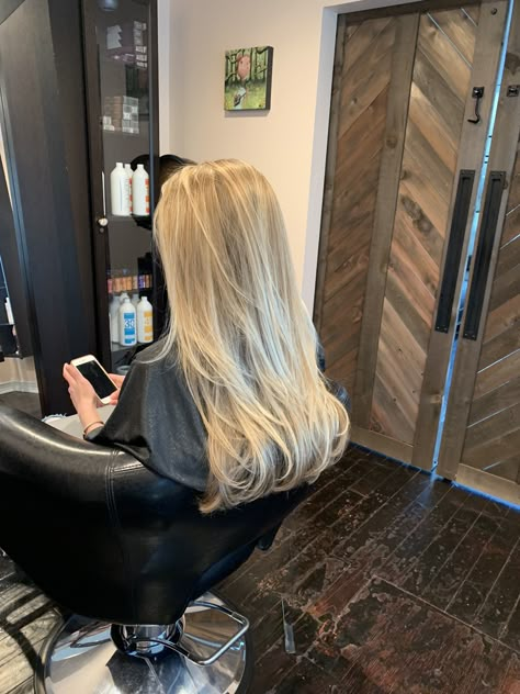 Cool Blonde Hair Highlights, Blonde Highlights And Layers, Blonde Hair Layers, Balayage Hair Blonde Straight, Layered Blonde Hair, Blonde Hair With Layers, Blonde Hair Straight, V Layers, Blonde Long Layers