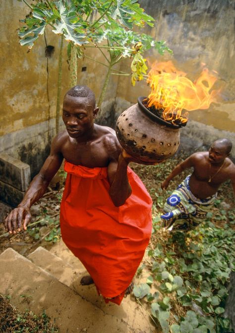 Africa Online Museum » Benin » Voodoo Kingdom » Photos African Voodoo, Voodoo Priest, Voodoo Priestess, Africa People, Black Magick, Bring Back Lost Lover, Love Spell That Work, African Diaspora, African History