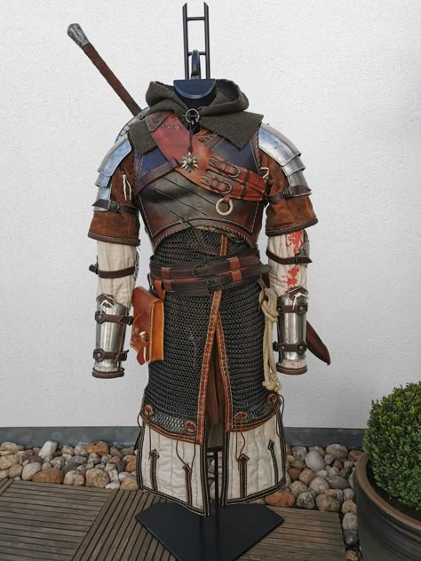 live roleplay armor  Instagram: angrist_the_witcher Witcher Armor Cosplay, Living Armor Dnd, Larp Leather Armor, Chainmail Armor Dnd, Midevil Armour, Leather Armor Design, Witcher Armour, Chain Mail Armor Dnd, The Witcher Armor