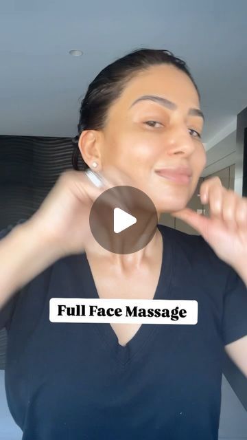 Uma Ghosh | Holistic Beauty Educator on Instagram: "After a long flight, there’s nothing more rejuvenating than a facial massage with a touch of oil.  I always start from the chest, then move up the neck, gradually working upwards. Here, I’m focusing on the neck and face, finishing with some gentle lymphatic drainage.   This ritual boosts blood circulation, releases tension, and reactivates tired muscles, leaving the skin glowing and refreshed. It’s my go-to for removing any swelling and giving my face that healthy, lifted look.   There’s something magical about a post-flight facial massage. Do you indulge in this ritual too?" Facial Stretches, Facial Yoga Exercises, Everyday Exercise, Facial Yoga, Long Flight, Yoga Facial, Skin Glowing, Yoga Exercises, Holistic Beauty