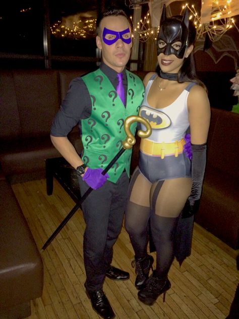 The riddler and batman ! Yay costume couple Riddler Batman, The Riddler Halloween Costume Women, Woman Riddler Costume, Riddler Halloween, Riddler Costume 2022, Riddler Costume, Diy Costumes Men, Batman Costume, Diy For Men