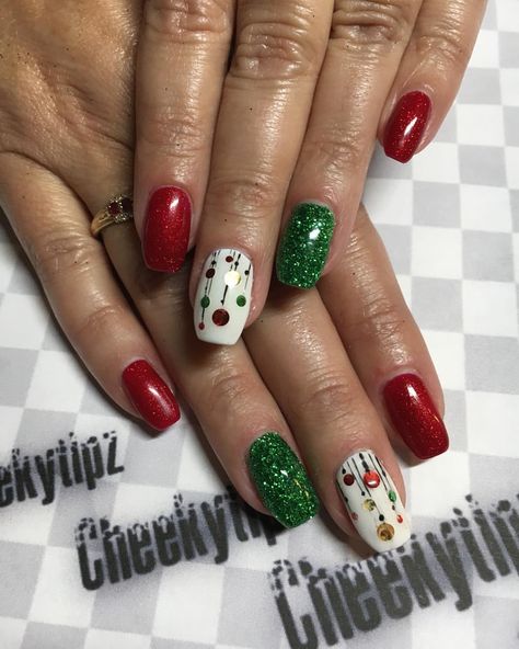 Christmas sparkle 💅🏻 #christmasnails #sparkle #temecula #christmasbaubles #baubles #biab over natural nails 💅🏻 Christmas Nails Builder Gel, Christmas Bauble Nail Art, Australian Christmas Nails, Bauble Nail Art, Christmas Bauble Nails, Christmas Biab Nails Short, Christmas Nails Natural Nail, Christmas Biab Nails, Bauble Nails