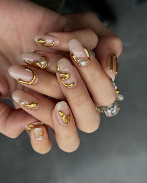 funky 3d gel + gold powder | Instagram 3d Gold Nail Art, Nails With Pigment Powder, Maximalist Short Nails, Gold 3d Nails, Texture Nail Art, Textured Nail Art, Texture Nails, Textured Nails, Metal Nails