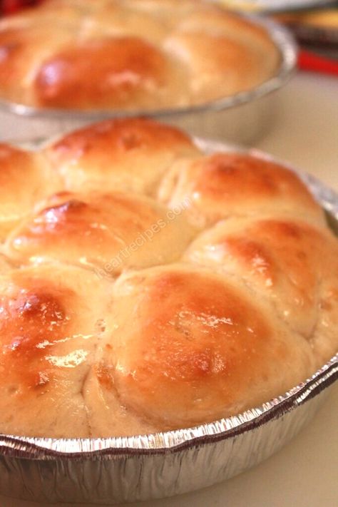 Freezer Rolls - Homemade dinner rolls | I Heart Recipes Freezer Dough, Freezer Rolls, Rolls Thanksgiving, Groceries Budget, Senior Meals, Frozen Biscuits, I Heart Recipes, Bread Healthy, Baking Easy