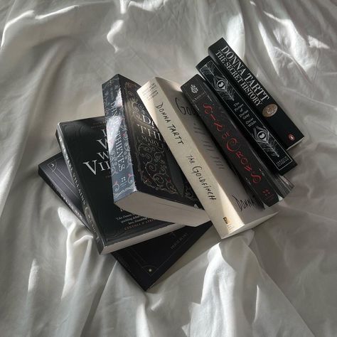 Classy Book Aesthetic, Books Fantasy Aesthetic, Fictional Books Aesthetic, Fiction Books Aesthetic, Book Aesthetic Photos, My Book Aesthetic, Books Dark Aesthetic, Books Aesthetic Pics, Fantasy Books Aesthetic