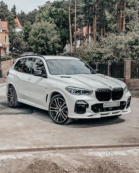 White Bmw Suv, Sporty Cars, Bmw X Series, Bmw X5 M Sport, Big Cars, Bmw Scrambler, Dream Cars Bmw, Custom Bmw, Bmw X5 M