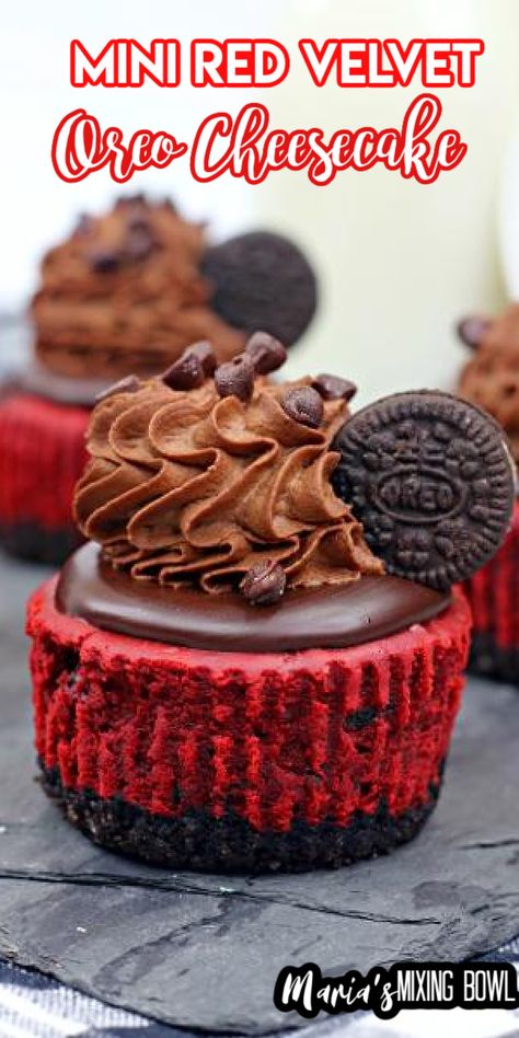 Halloween Mini Cheesecake Ideas, Red Velvet Oreo Cheesecake, Richard Winters, Amazing Cheesecake, Elvis Presley Cake, Cheese Cake Recipe, Mini Oreo Cheesecake, Red Velvet Oreo, Valentines Breakfast