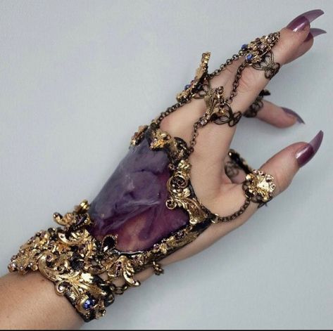 Full Hand Jewelry, Fantasy Hand Jewelry, Gold Gloves Aesthetic, Princess Armor Aesthetic, Baroque Porcelain Corset, Hand Armor Jewelry, Fantasy Jewelry Aesthetic, Fantasy Hair Clip, Fantasy Clothing Aesthetic