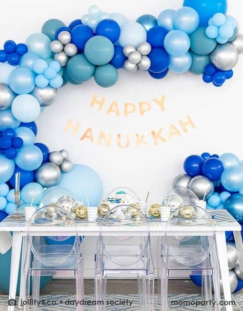 16 Festive Hanukkah Party Ideas - Lady Celebrations Hannukah Desserts, Hanukkah Party Ideas, Festive Color Palette, Hannukah Recipes, Hanukkah Table Setting, Hanukkah Ideas, Hanukkah Celebration, Christmas Balloon Decorations, Hanukkah Party