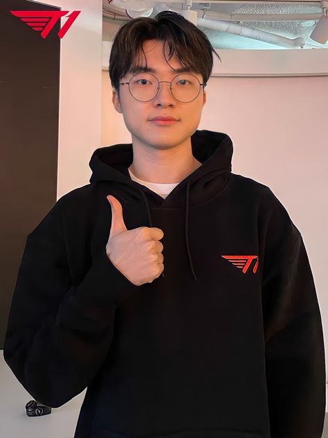 Skt Faker, Faker T1, Mother Of Christ, Gamer Boys, Lee Sang, One Piece Comic, Lee Sung, My Only Love, League Of Legends