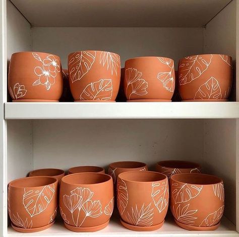 House of Plant Lovers (HoPL) 🌿 auf Instagram: „Take my money 💸😍 //📸 @tmdceramics“ Pots Diy, Plant Pot Design, Plant Pot Diy, Sculpture Techniques, Pot Design, Flower Pot Design, Painted Pots Diy, Painted Plant Pots, Painted Clay Pots