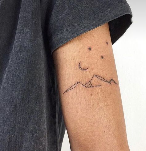 Unique Mountain Tattoo, Little Mountain Tattoo, Heathers Tattoo, Mountains Tattoo Design, Tato Idea, Fine Line Mountain Tattoo, Minimalist Mountain Tattoo, Small Nature Tattoos, Small Tattoos Designs