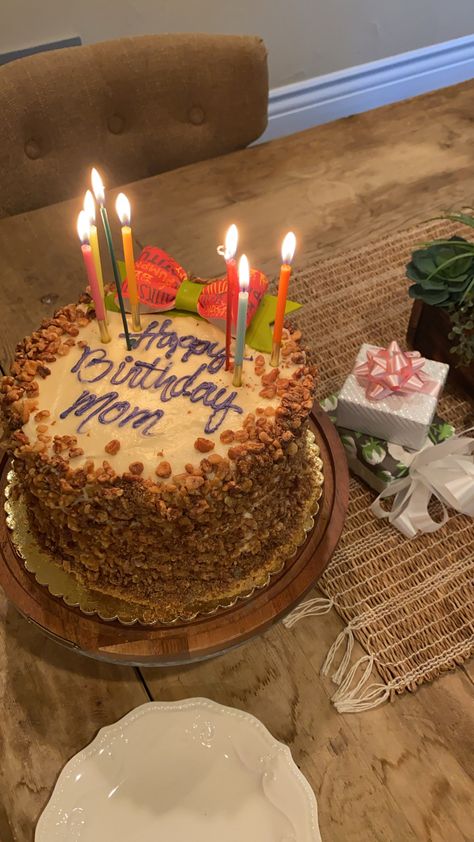 #birthdaycakeidea #birthday #carotcake #cake #birthdaycake #fallbirthday #blogger #lifestyleblogger Cake Snap, Happy Birthday Mom Cake, Sister Birthday Cake, Happy Birthday Mummy, Birthday Cake For Mom, Cake Story, Eating Food Funny, Birthday Cakes For Her, Funny Snaps