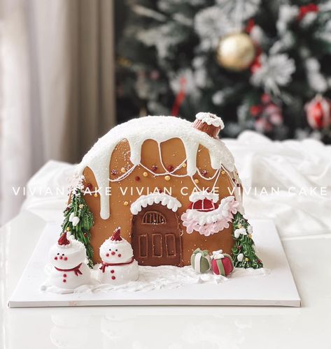 Crismas Cake, Christmas House Cake, Gingerbread House Cake, Cheesecake Christmas, Housewarming Cake, Mini Christmas Cakes, Present Cake, Christmas Themed Cake, Christmas Cookies Gift