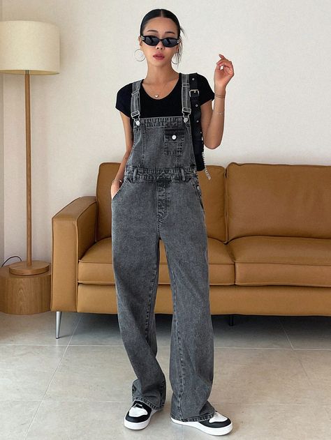 Gris Casual Collar Sans manches Jean Unicolore salopette Embellished Pas de l'extensibilité Dungree Styles Jeans, Gray Overalls Outfit, Outfit Salopette Jeans, Grey Overalls Outfit, Dungree Outfit, Alternative Grunge Outfits, Dungree Styles, Denim Dungarees Outfit, Salopette Outfit