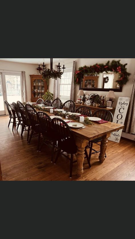 Large Dining Room Ideas Farmhouse, Large Farmhouse Dining Room, Farm Style Dining Room, Live Wood Table, Big Dining Room Table, Farm Table Dining Room, Dining Table Redo, Distressed Dining Table, Colonial Dining Room