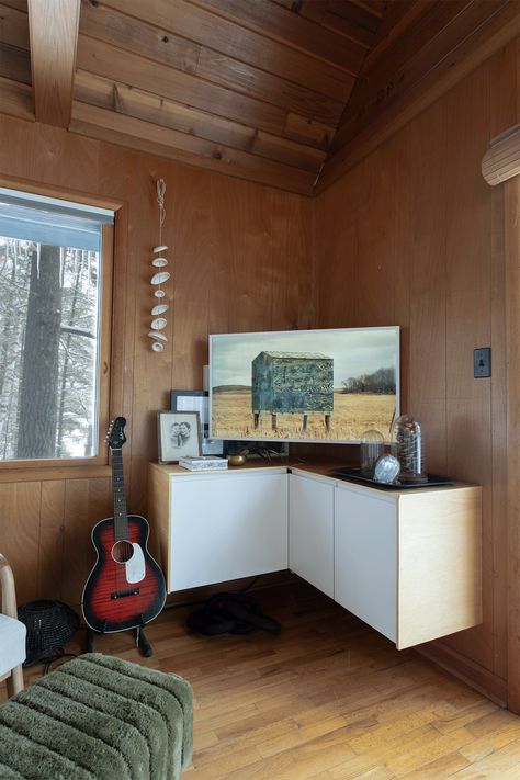 The Frame TV is My New Best Friend - Deuce Cities Henhouse Tv In Corner Of Living Room, Mounted Corner Tv, Corner Tv Ideas, Corner Tv Mount, Corner Tv Wall Mount, Tv Corner, Basement Remodel Diy, The Frame Tv, Corner Tv Stand