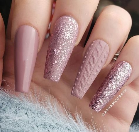 Winter Nail Ideas, Unghie Sfumate, Winter Nails Acrylic, Sweater Nails, Winter Nail, Short Acrylic Nails Designs, Xmas Nails, Pretty Acrylic Nails, Fancy Nails