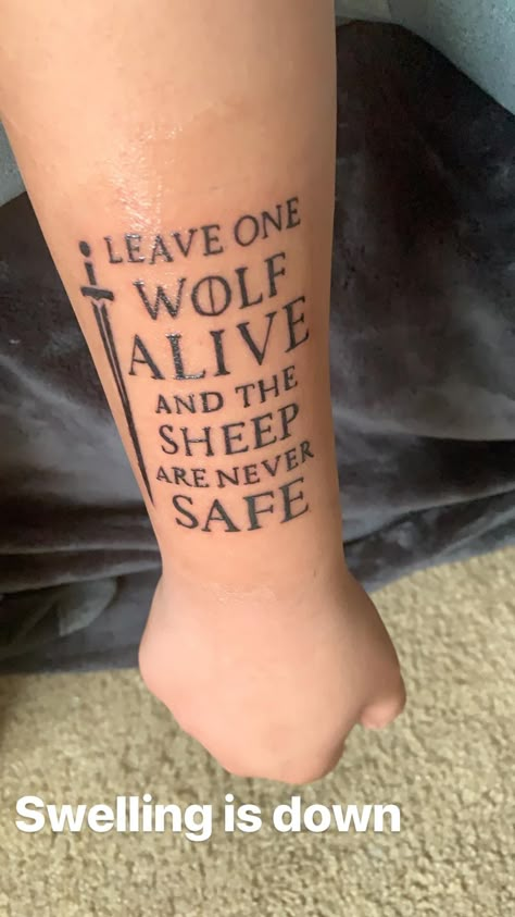 Game of thrones tattoo Crow Tattoo Sleeve, Stark Tattoo Game Of Thrones, Got Tattoo Ideas, The Last Kingdom Tattoo, Got Tattoo Game Of Thrones, Games Of Thrones Tattoo, Game Of Thrones Tattoo Ideas, Game Of Thrones Tattoo Designs, Got Tattoo