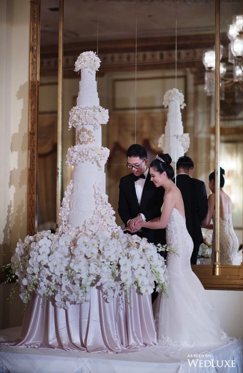 Opulence Wedding Theme, Extravagant Wedding Cakes, Royal Wedding Cake, Wedding Cake Prices, Opulent Wedding, Cake Tables, Wedding Wows, Big Wedding Cakes, Wedding Cake Tops