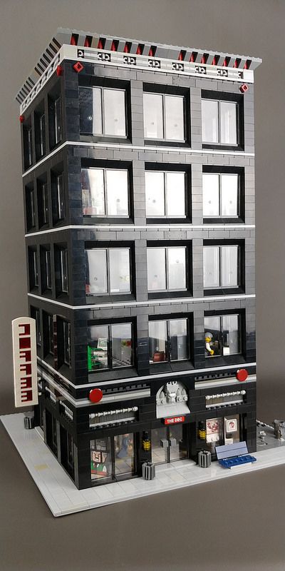 Lego skyscraper im working on. Started it as a daily bugle… | Flickr Lego Office Building, Bloxburg Skyscraper, Minecraft Skyscraper Ideas, Lego City Ideas, Matchbox City, Lego Skyscraper, Lego Home, Lego Architecture Building, Minecraft Skyscraper