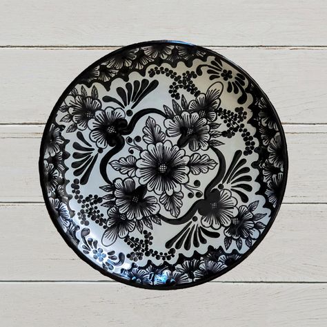 Talavera Plates, Outdoor Covered Patio, Artisan Home, Talavera Pottery, Chula Vista, Mexican Talavera, Pottery Planters, Beautiful Lamp, Home Decor Ideas