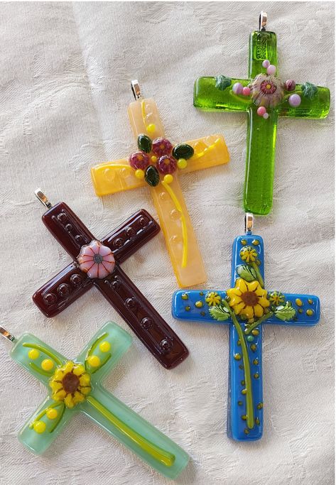 Some of my handmade fused glass cross designs. Novato California, Fused Glass Jewelry Dichroic, Glass Pendent, Melting Glass, Fused Glass Dishes, Fused Glass Wall Art, Glass Cross, Glass Fusion Ideas, Fused Glass Artwork