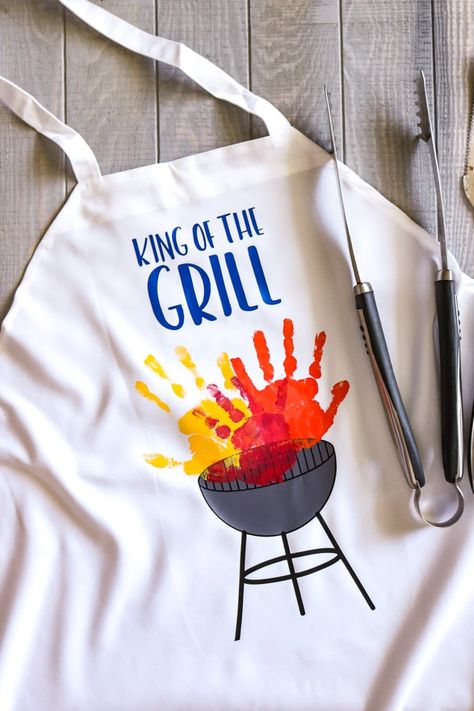 Bbq Diy, Handmade Father's Day Gifts, Diy Apron, Fathers Day Gifts Ideas, Diy Gifts For Dad, Diy Father's Day, Bbq Gifts, Grill Apron, Diy Father's Day Gifts