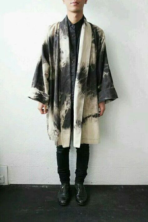 Hakama Kimono, Vintage Moon, Fashion Female, Mens Wear, Kimono Style, Mode Inspo, Kimono Jacket, Winter Coats, White Tie