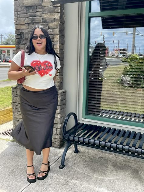 Mid Size Style Inspiration, Fashion Inspo Plus Size, Plus Size Inspo Outfits, Mid Size Skirt Outfit, Style Inspiration Mid Size, Cute Outfits Midsize, Mid Size Body Outfits, Mid Sized Fashion, Medium Size Body Outfits