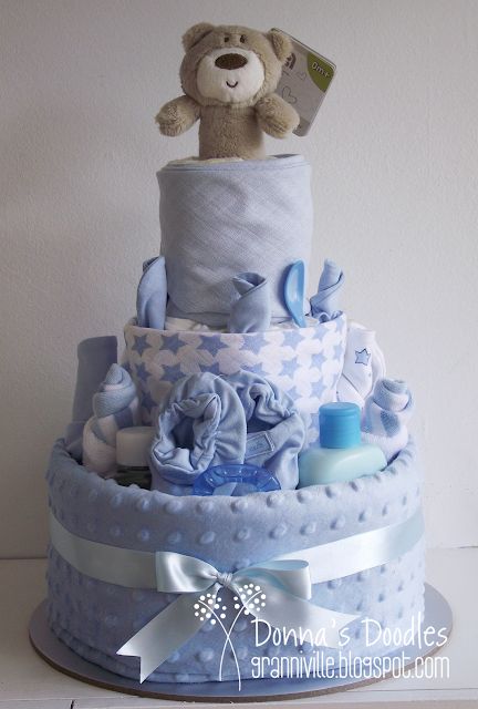 Baby Towel Cake, Baby Shower Nappy Cake, Baby Nappy Cakes, Baby Shower Hamper, Shower Funny, Diy Diaper Cake, Towel Cake, Idee Babyshower