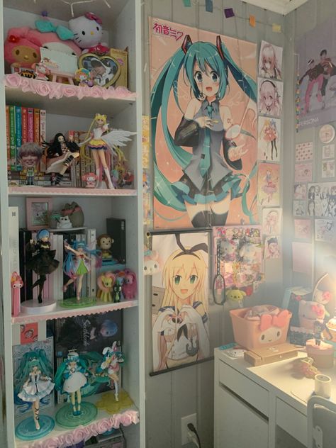 Hatsune Miku Room Ideas, Miku Bedroom, Vocaloid Room Decor, Miku Themed Room, Hatsune Miku Bedroom Ideas, Miku Room, Miku Room Decor, Hatsune Miku Room, Hatsune Miku Bedroom