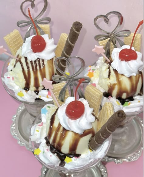 Japanese Sundae, Cute Baking Aesthetic, 80s Ice Cream, Deserts Aesthetic, Cute Pastries, Ice Cream Aesthetic, Candy Aesthetic, Aesthetic Dessert, Food Glorious Food