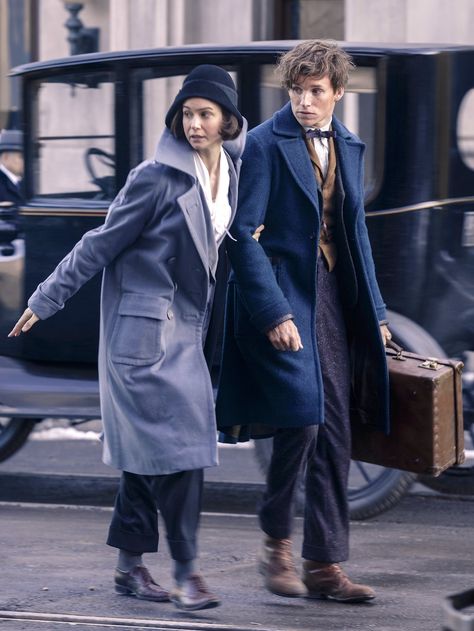 Katherine Waterston Fantastic Beasts, Newt Salamander, Fantastic Beasts Newt, Eddie Redmayne Fantastic Beasts, Canada Jacket, Tina Goldstein, Fantastic Beasts Series, Colleen Atwood, Katherine Waterston