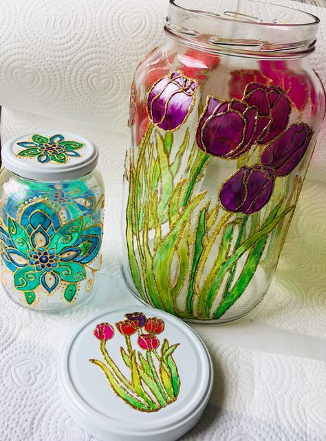 Art On Glass Paint, Painting Glass Jars, Glass Painting Patterns, Painted Glass Bottles, Hand Painted Wine Bottles, Glass Painting Designs, Glass Bottle Diy, Diy Glass Bottle Crafts, Stained Glass Paint