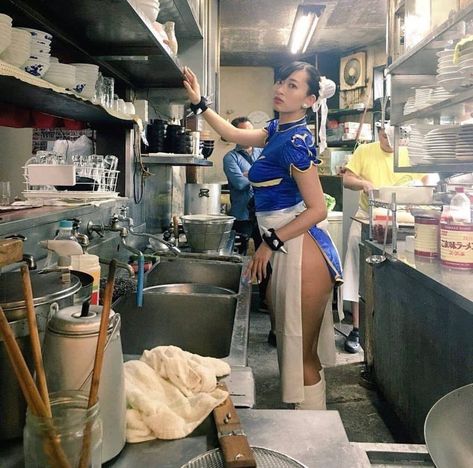 Chun Li Cosplay, Street Fighter Art, Chun Li, Human Poses Reference, Pose Reference Photo, Photo Reference, Street Fighter, Pose Reference, Anime Funny