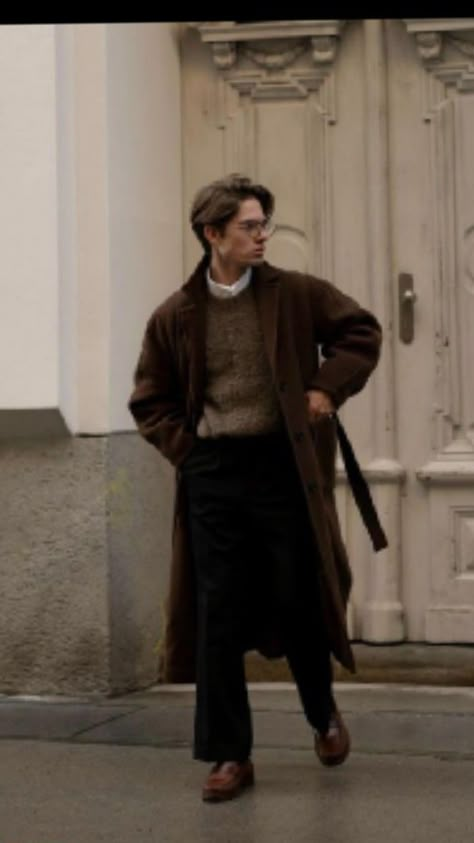 nada French Old Money Aesthetic Outfits, Men’s Dark Academia, Elegant Outfits Men, Mens Academia Fashion, Dark Academia Men Outfit, Dark Academia Aesthetic Men, Male Dark Academia Fashion, Dark Academia Mens Fashion, Dark Academia Style Men