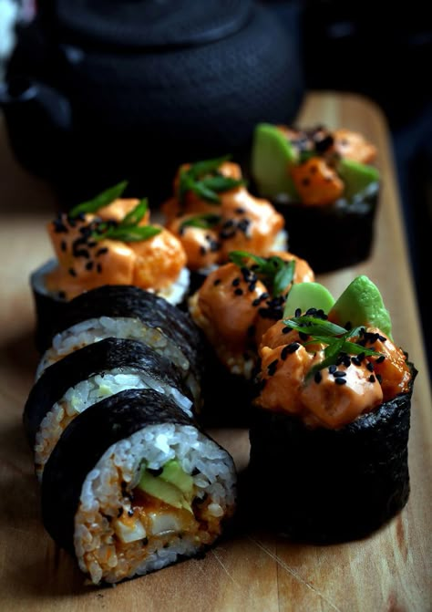 Olives for Dinner | Recipes for the Ethical Vegan: Vegan Dynamite  Rolls  Sub out mushrooms for something babe will like :p Vegan Sushi, Vegan Asian, Sushi Recipes, Think Food, Sushi Rolls, Vegan Cooking, Vegan Foods, Vegan Dinner, Vegan Meals